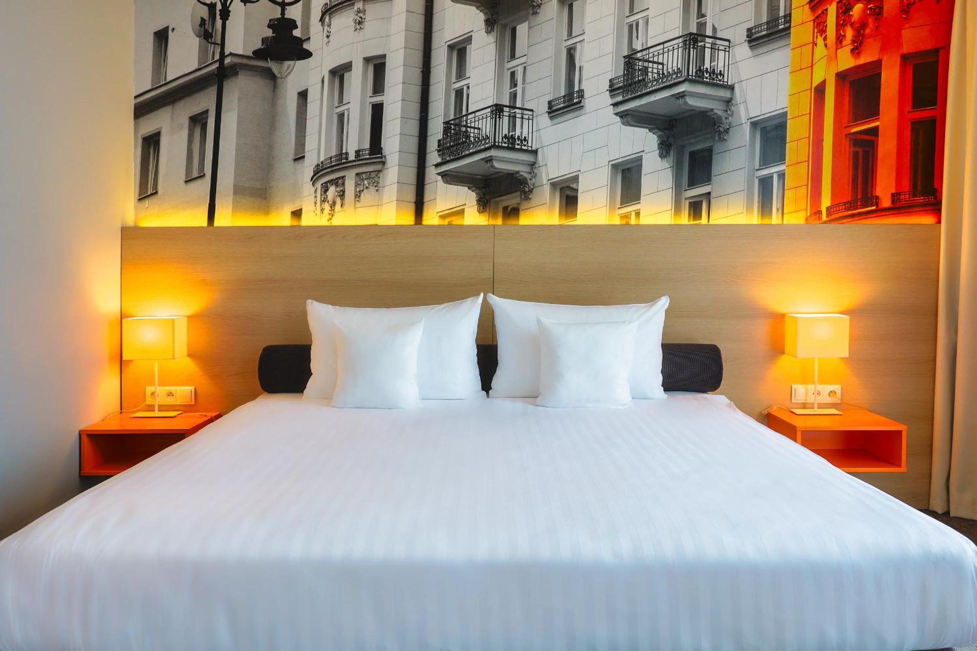 Family Room (2 Adults + 2 Children),1617455616:JPEG