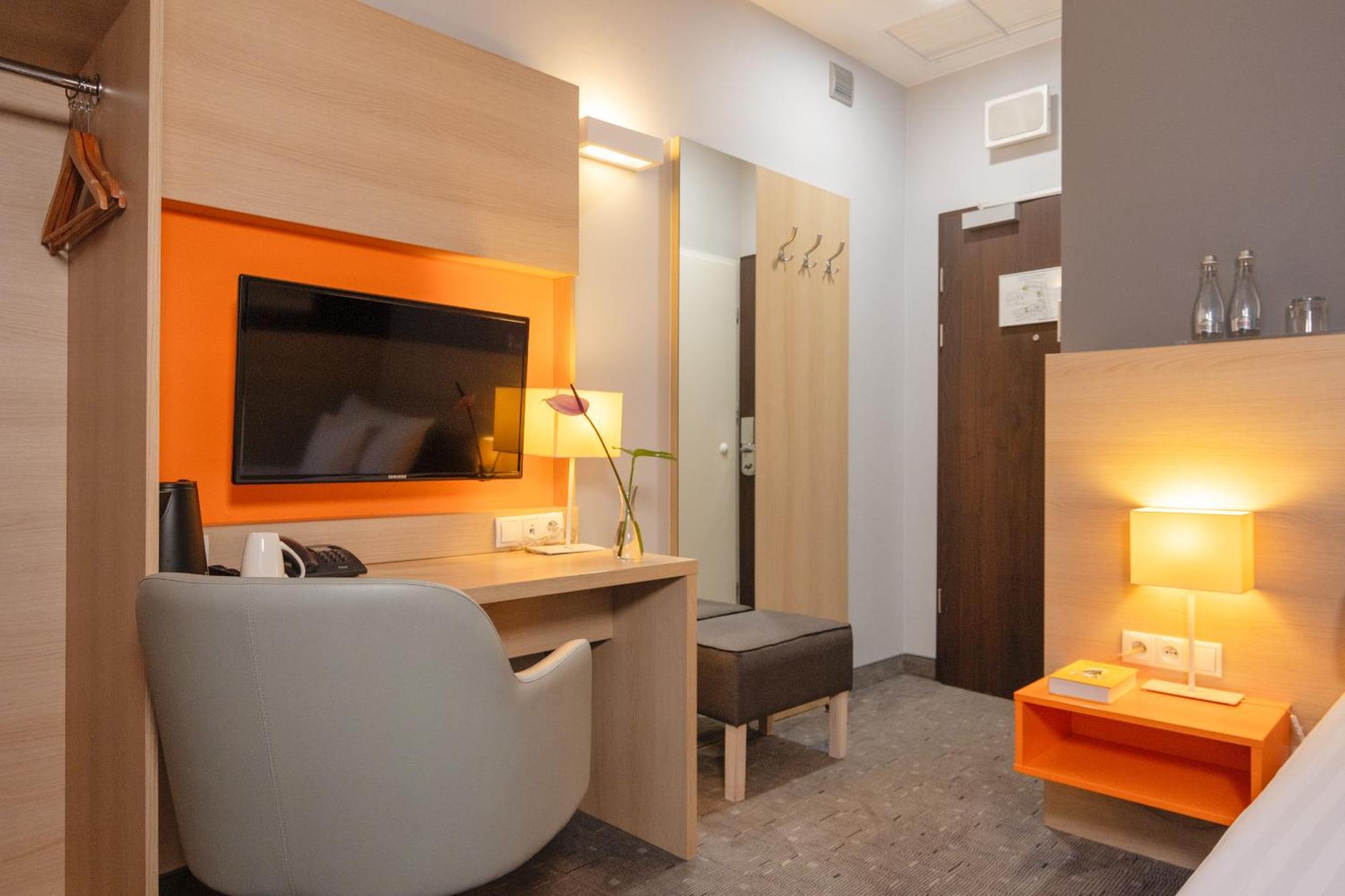 Standard Single Room,1617455780:JPEG